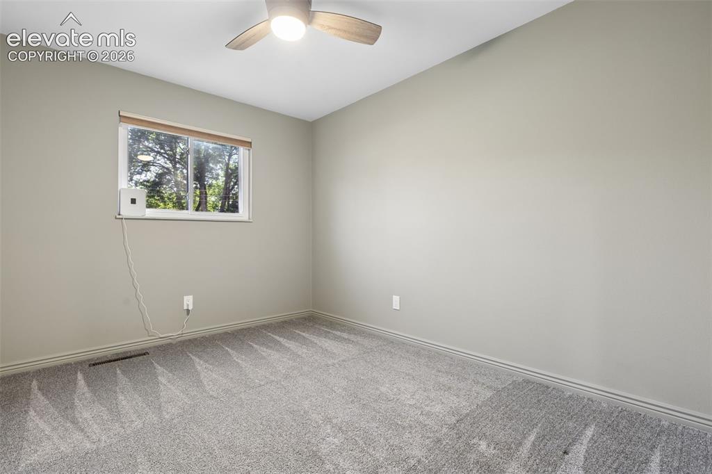 Image 18 of 32: 2nd Floor guest bedroom