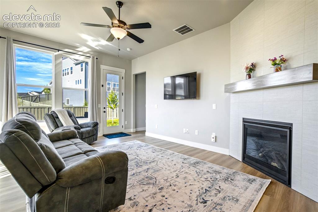 Image 13 of 46: Living Room