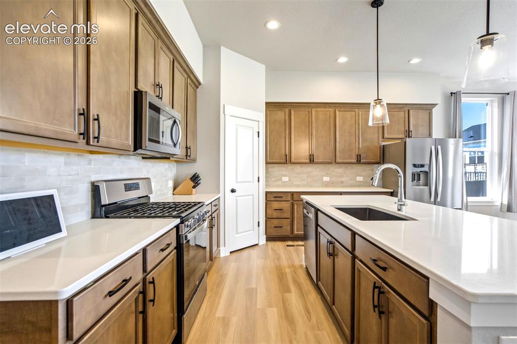 Image 5 of 46: Kitchen