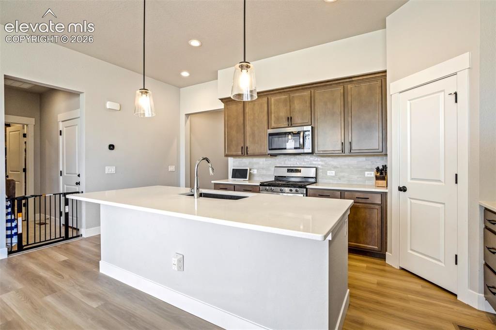 Image 9 of 46: Kitchen