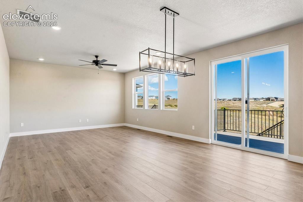 Image 6 of 22: Dining Area