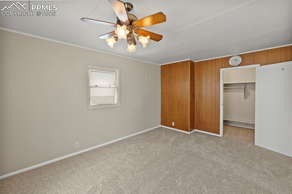 Image 16 of 45: New carpet and paint
