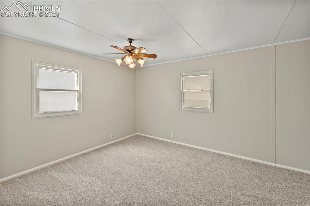 Image 19 of 45: Bedroom