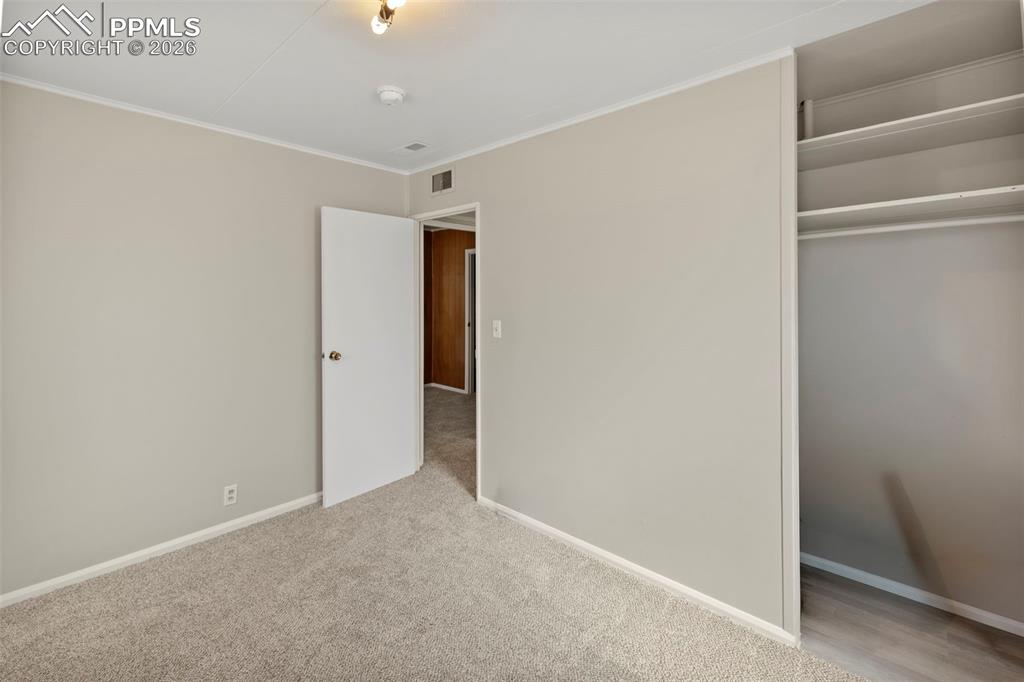 Image 23 of 45: Bedroom