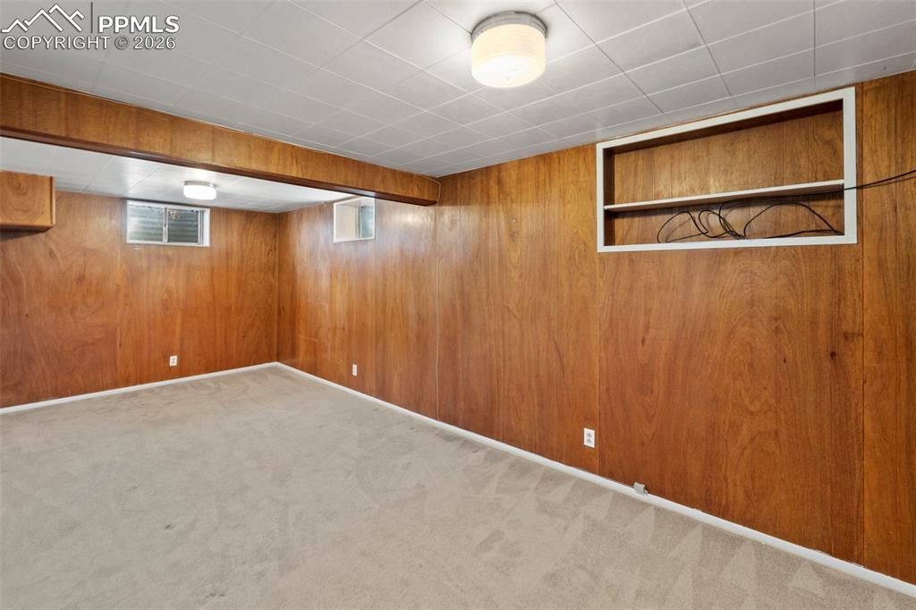 Image 26 of 45: family room