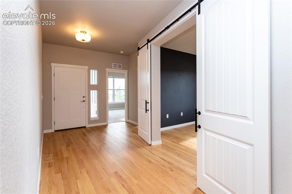 Image 11 of 38: Entry