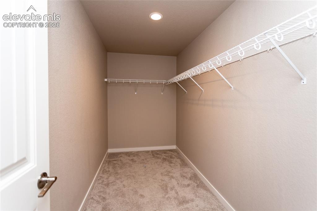 Image 29 of 38: Closet