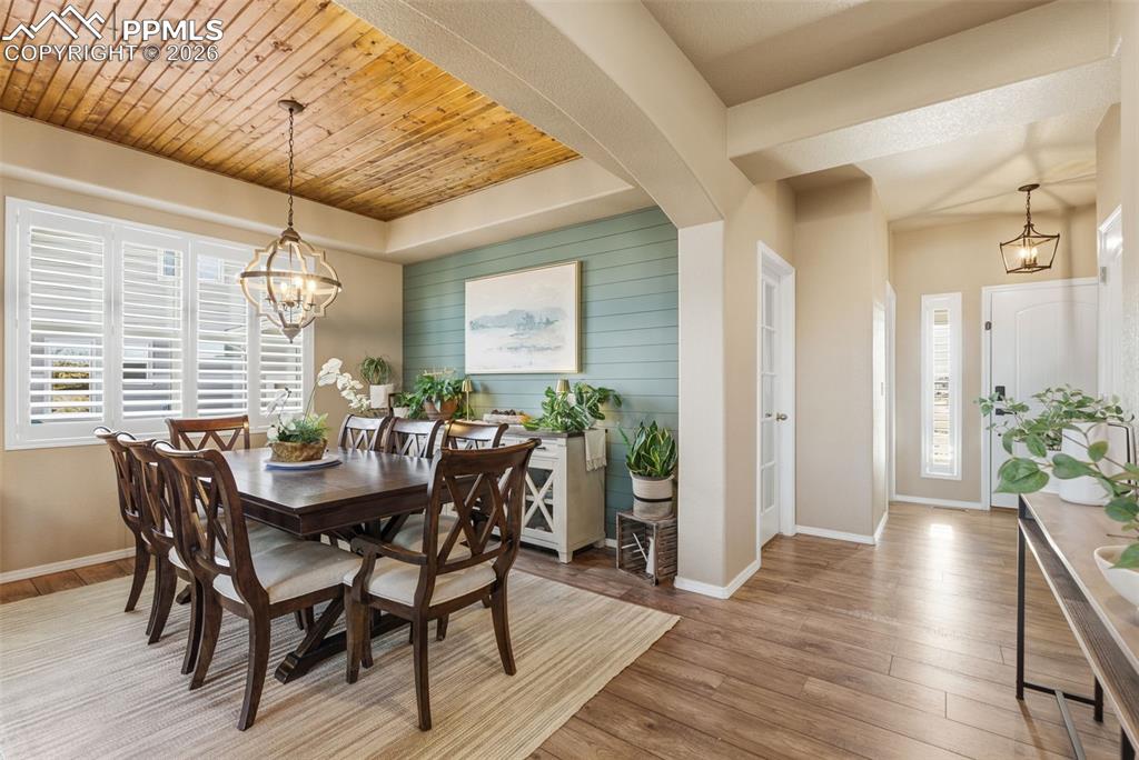 Image 10 of 47: Dining Room