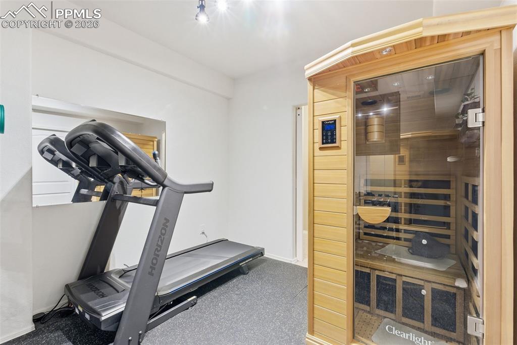 Image 39 of 47: Exercise Room