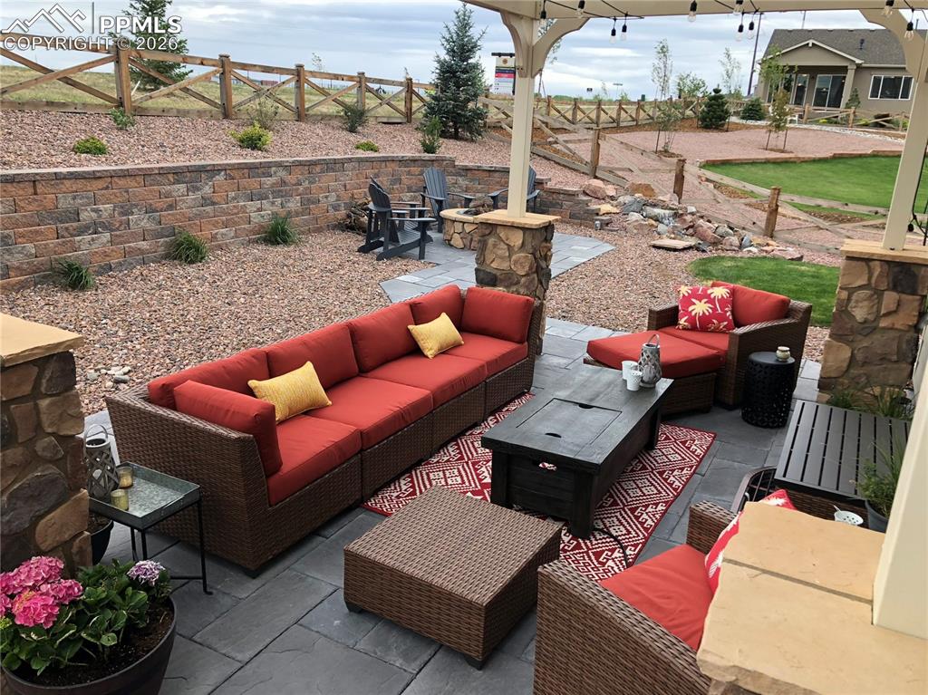 Image 40 of 47: Patio