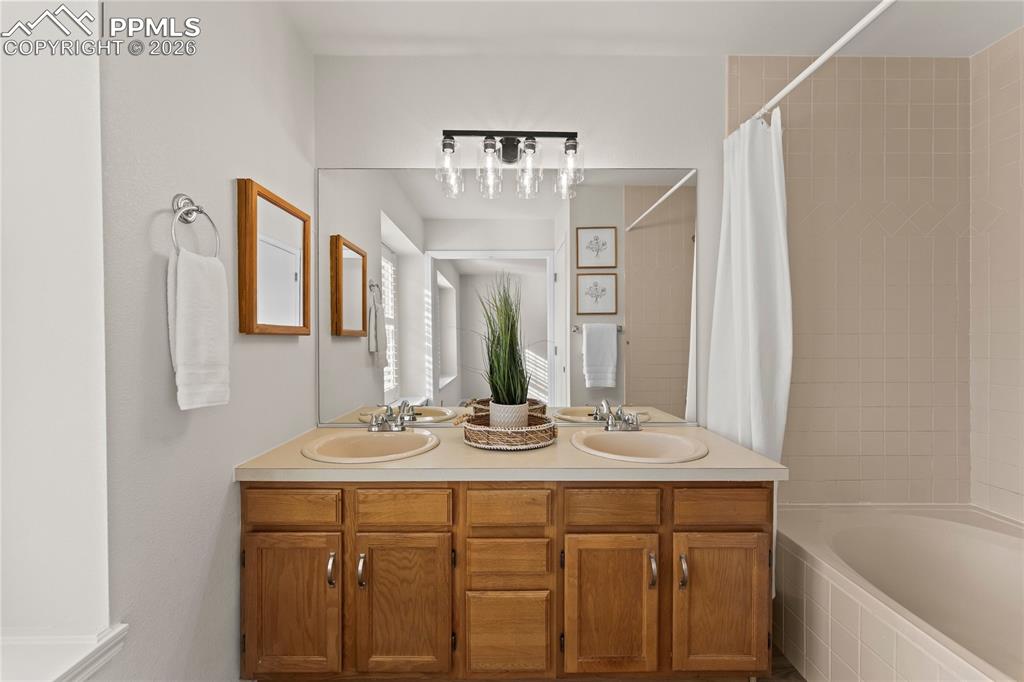Image 16 of 28: Master Bathroom