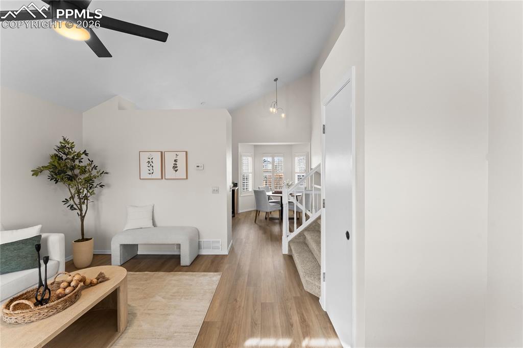 Image 3 of 28: Clean and move in ready