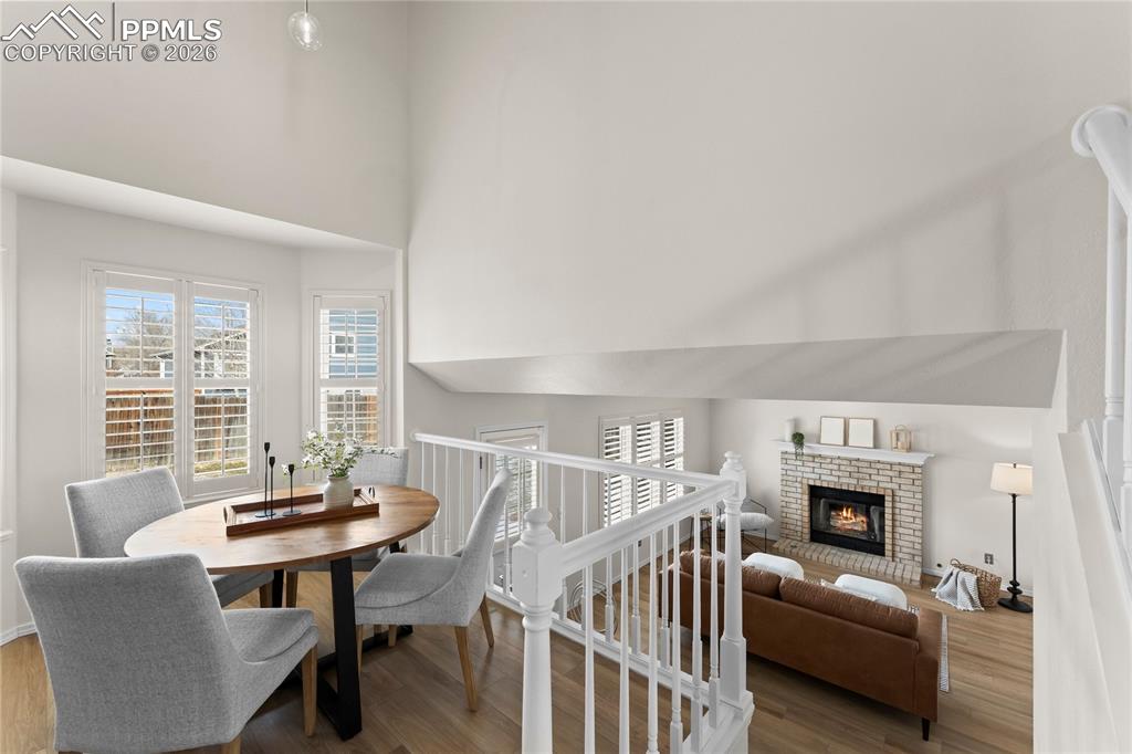 Image 6 of 28: Cozy eat in kitchen with bay window