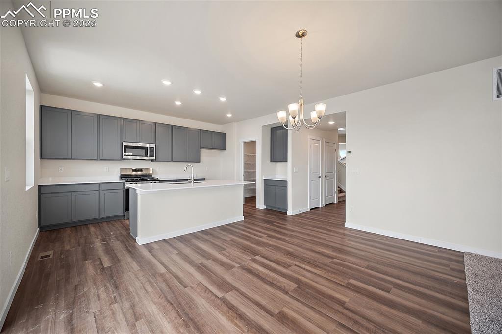 Image 14 of 34: Kitchen