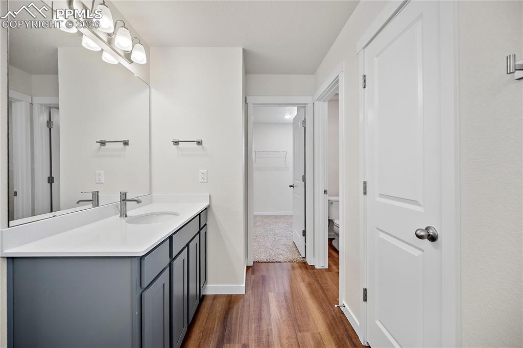 Image 25 of 34: Bathroom