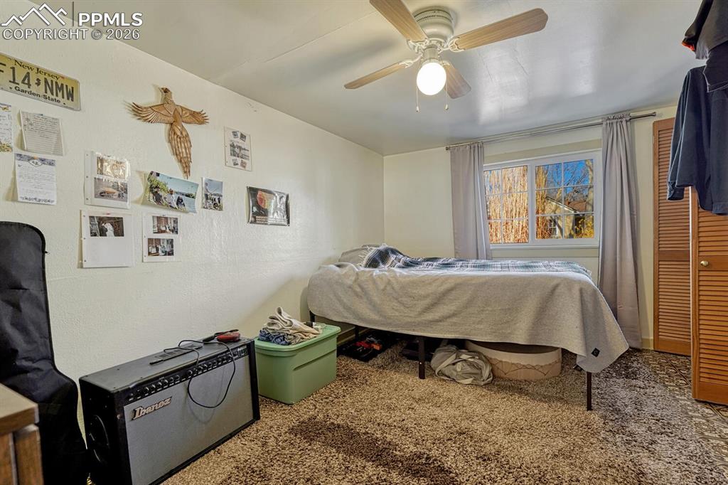 Image 15 of 31: Bedroom