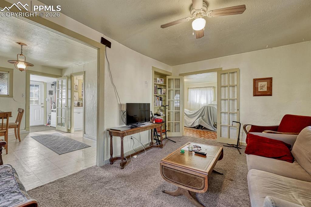 Image 8 of 31: Living Room