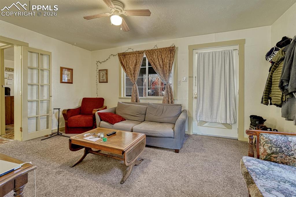 Image 9 of 31: Living Room