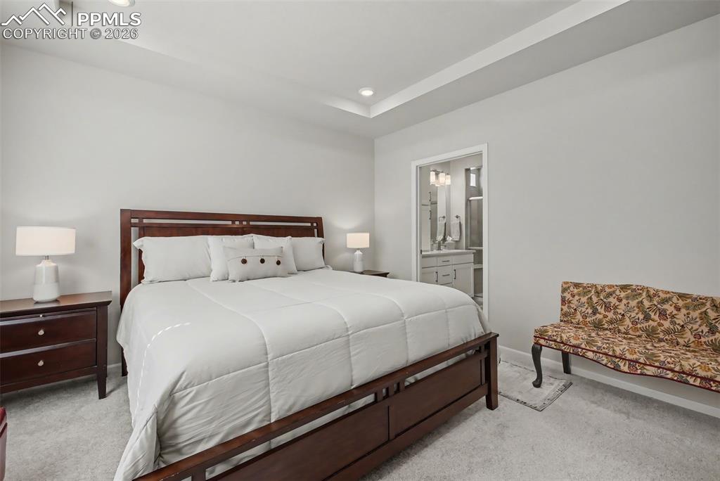 Image 25 of 30: Bedroom