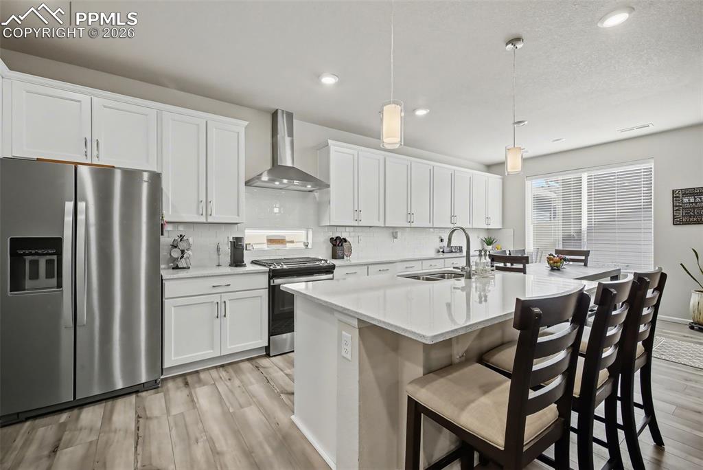 Image 7 of 30: Kitchen