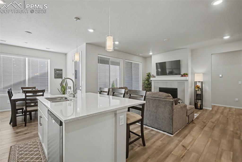 Image 9 of 30: Kitchen