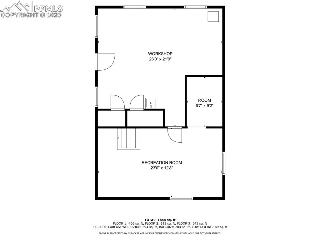 Image 43 of 47: Fenced back yard