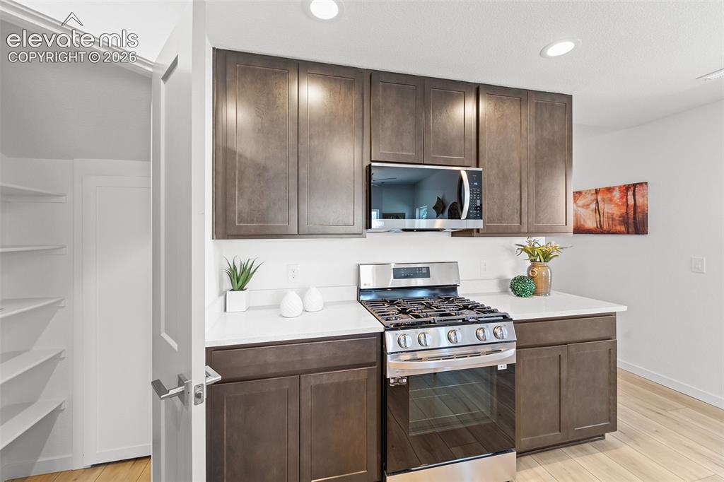 Image 6 of 28: Kitchen