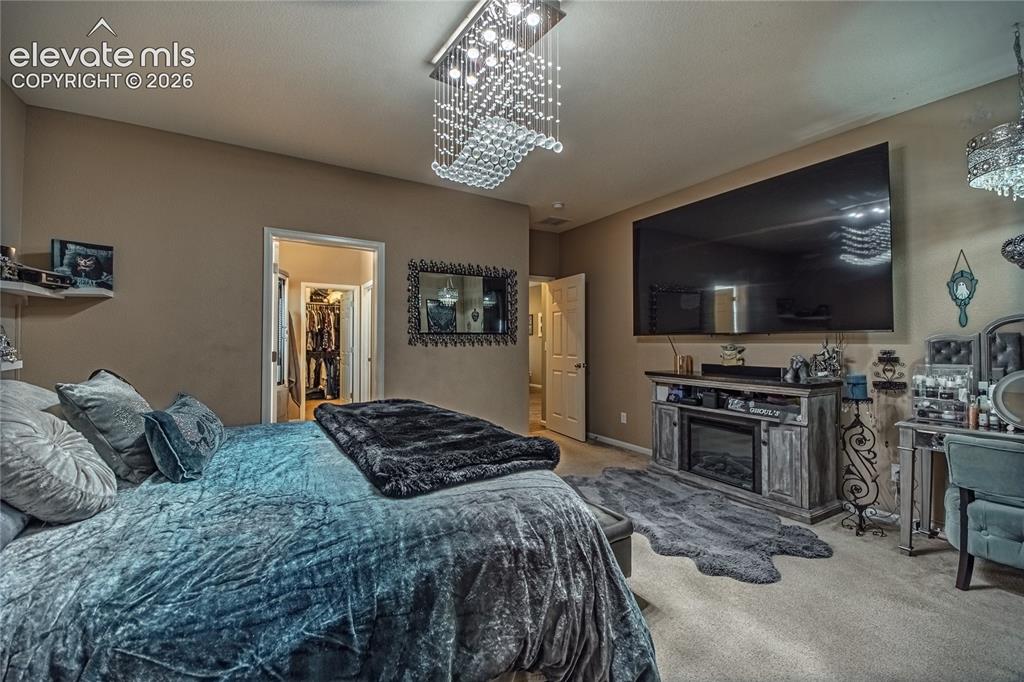 Image 14 of 49: Bedroom