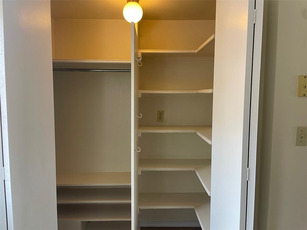 Image 16 of 31: Pantry