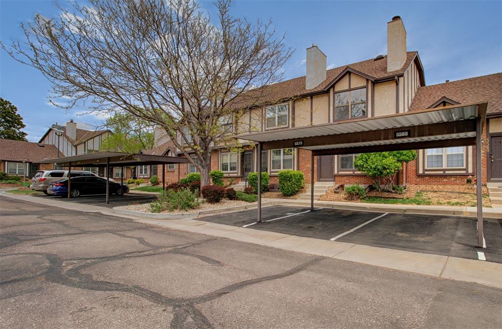 Image 4 of 31: Front of Structure