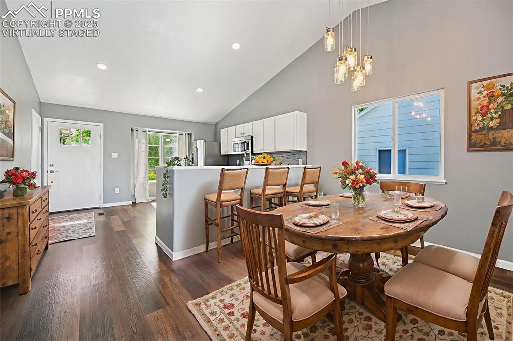 Image 20 of 40: Virtually staged - another design option