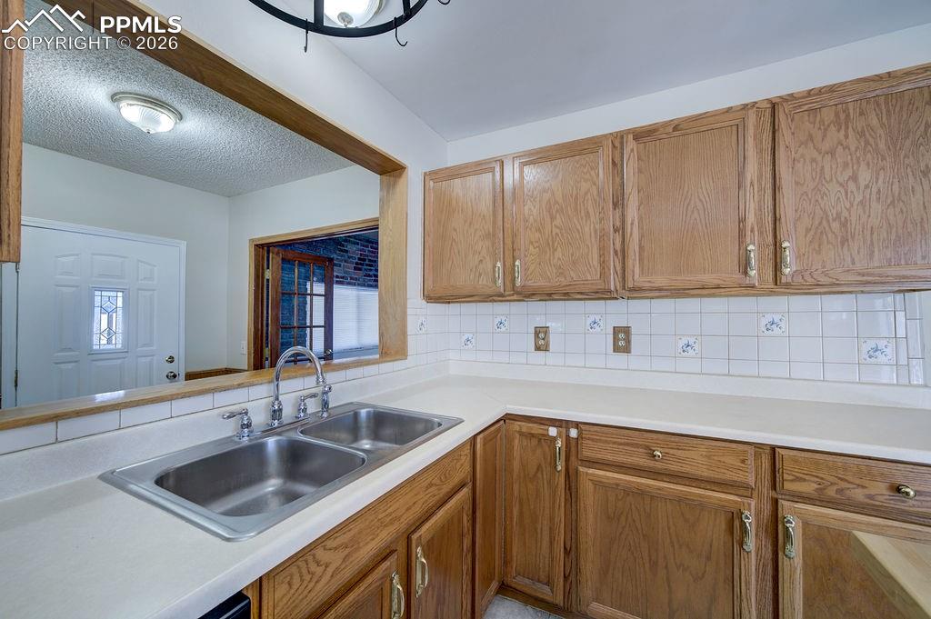 Image 17 of 49: Kitchen