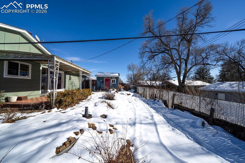 Image 44 of 49: Yard