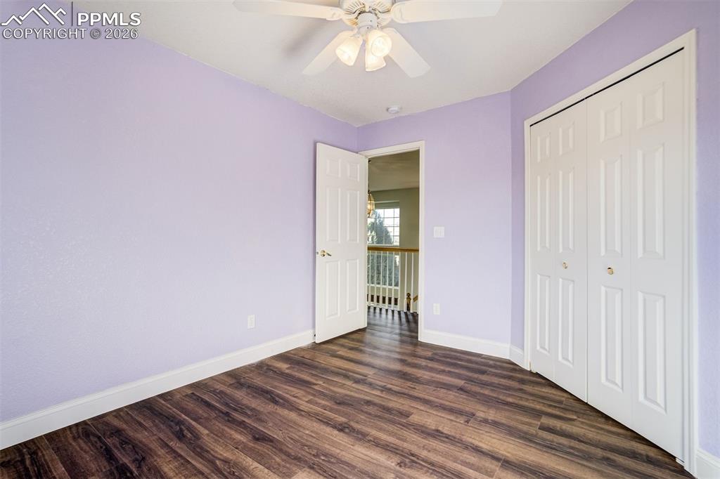 Image 37 of 50: Bedroom