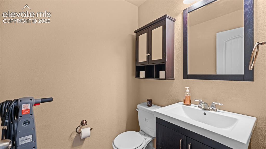 Image 26 of 34: Bathroom