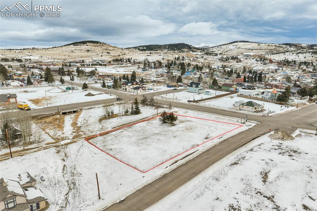 Image 8 of 11: Property Lines are Approximate and not a Survey