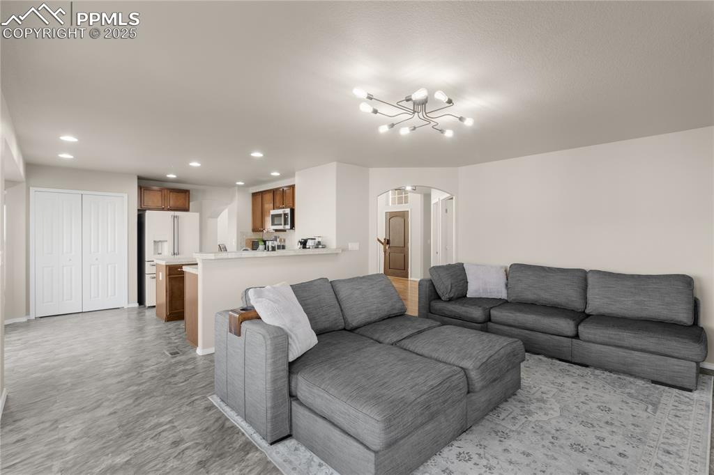 Image 16 of 39: Family Room