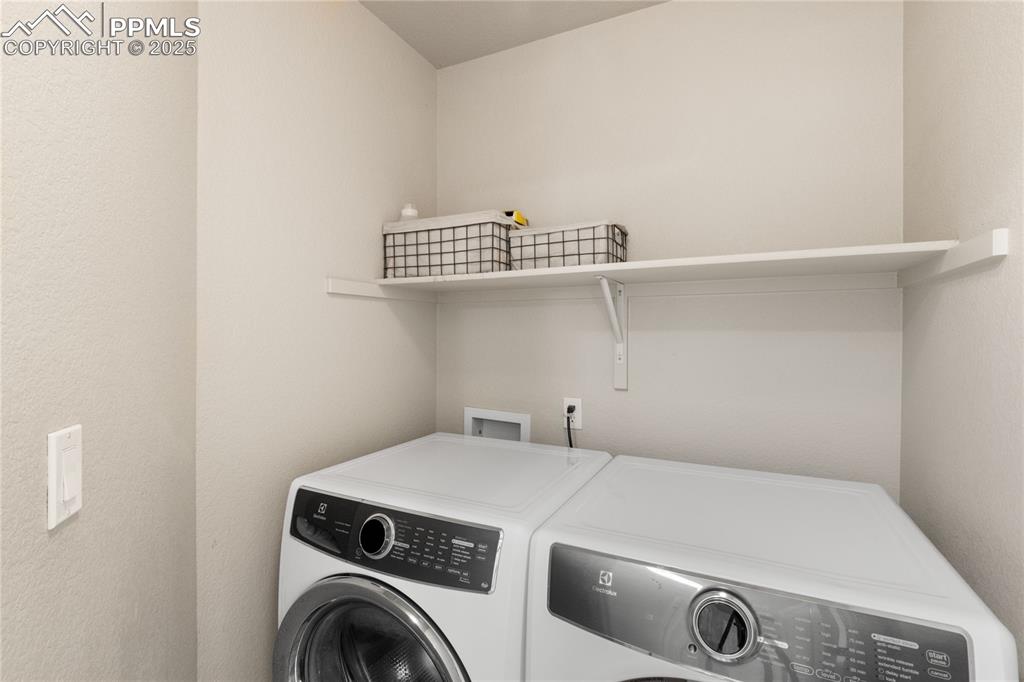 Image 29 of 39: Laundry