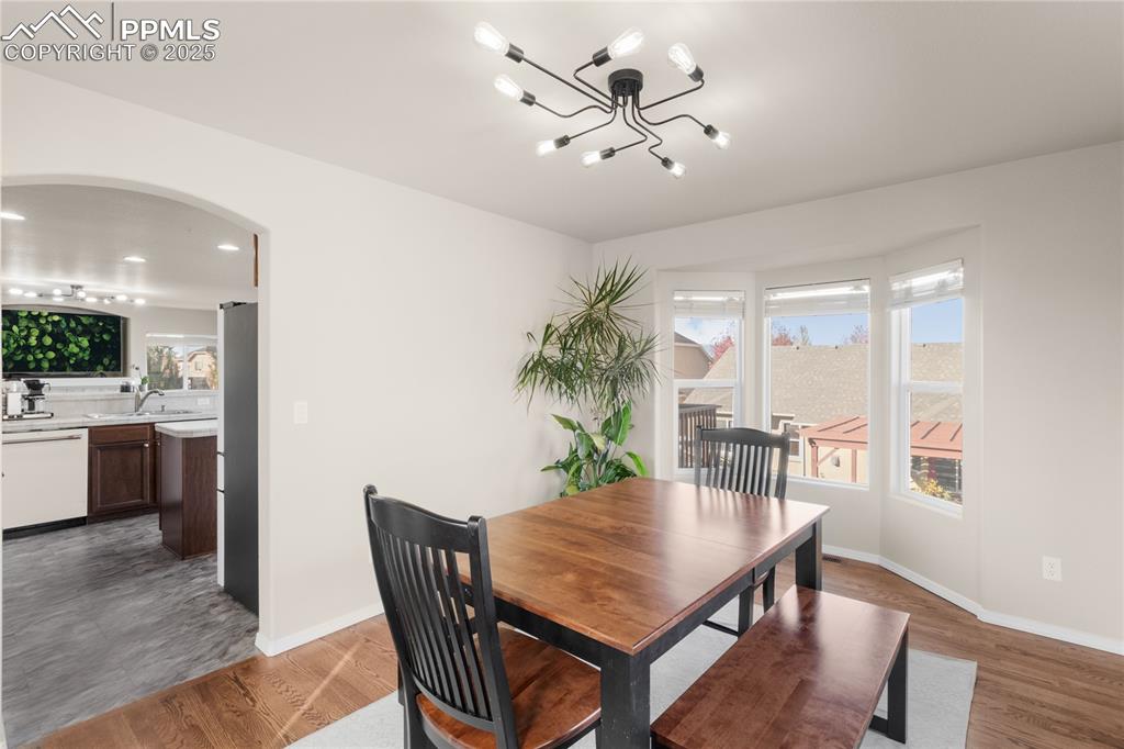 Image 6 of 39: Dining Area