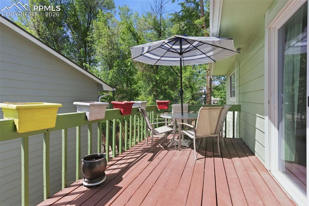 Image 17 of 26: Large deck