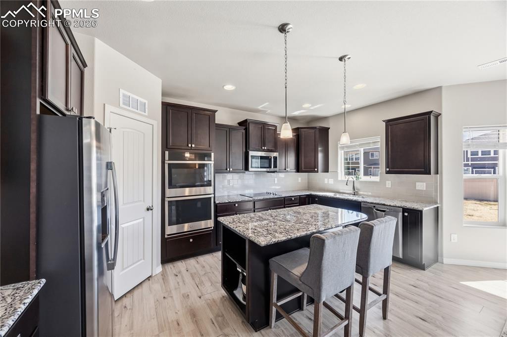 Image 14 of 41: Dining Area