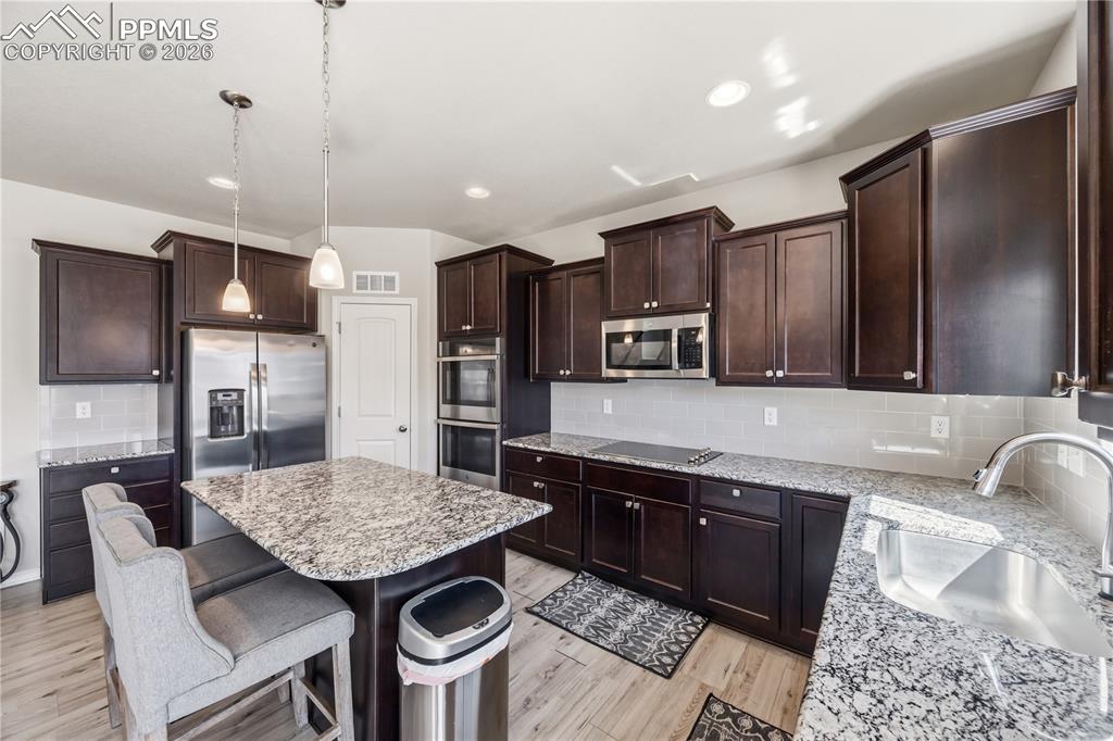 Image 15 of 41: Dining Area