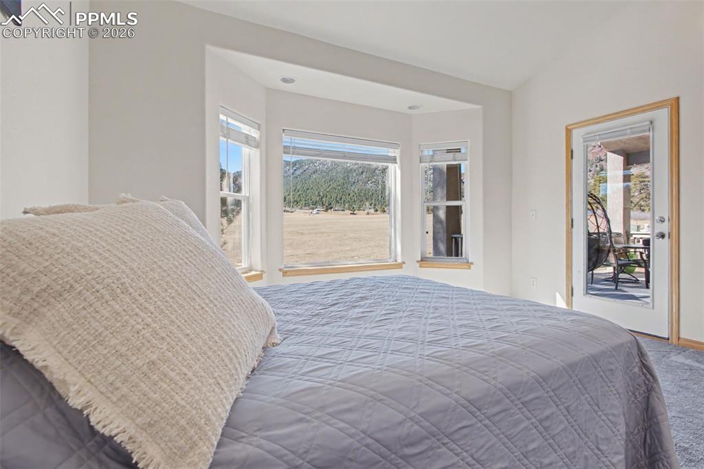 Image 18 of 48: Deck