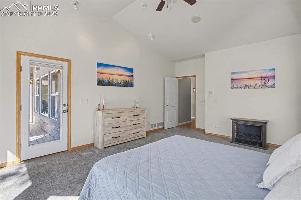 Image 19 of 48: Master Bedroom