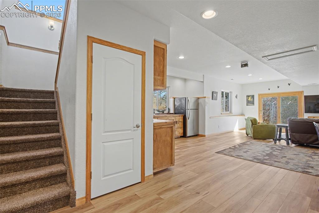 Image 28 of 48: Loft