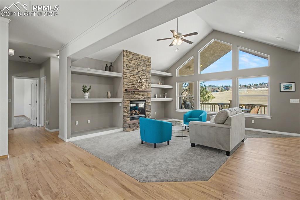 Image 7 of 48: Sitting Room