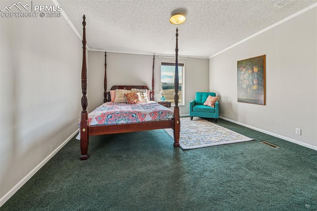 Image 12 of 36: Bedroom