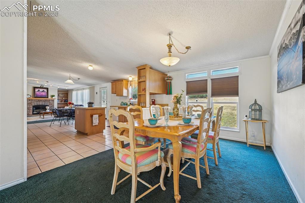 Image 15 of 36: Dining Area