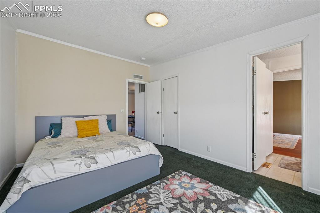 Image 30 of 36: Bedroom