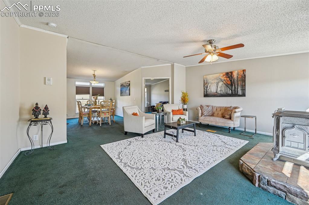 Image 5 of 36: Living Room